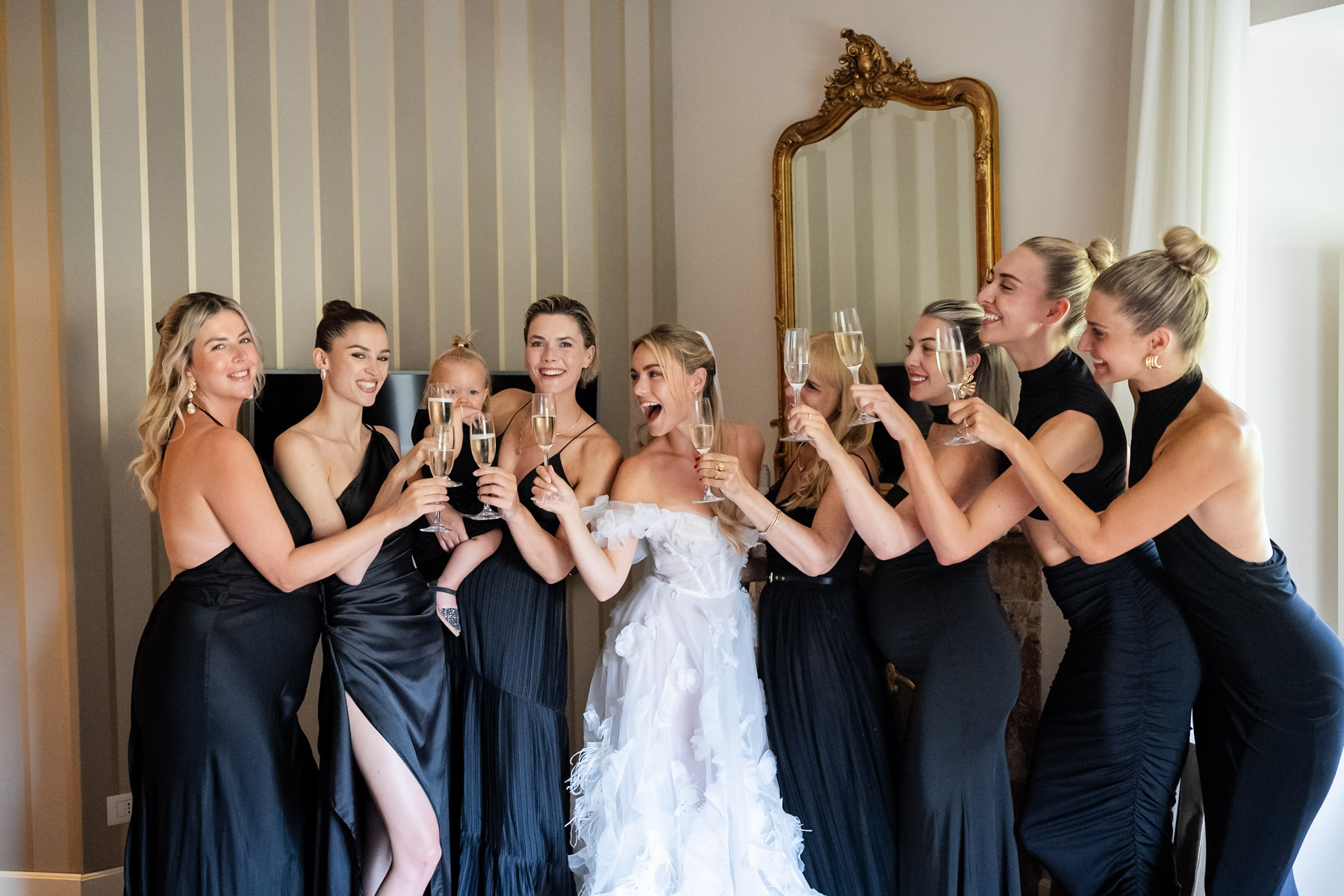 Dutch bride and groom celebrate their destination wedding in the heart of Abruzzo