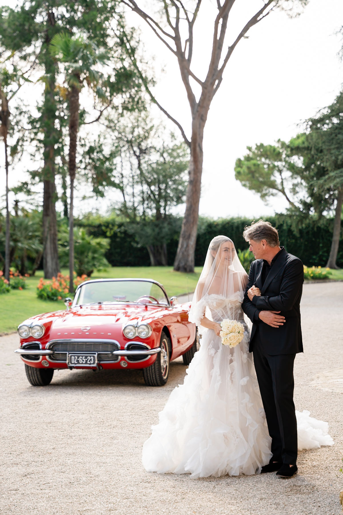 Scenic destination wedding in Abruzzo, where a Dutch couple’s dreams come true