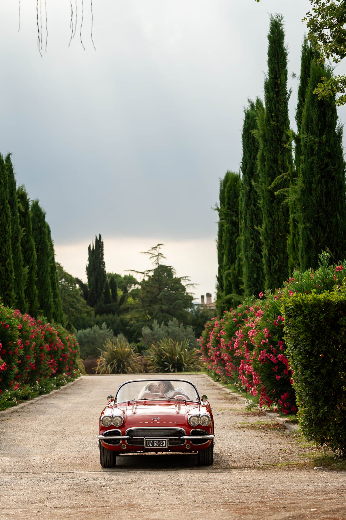 Dutch bride and groom say ‘I do’ during their elegant Abruzzo destination wedding.