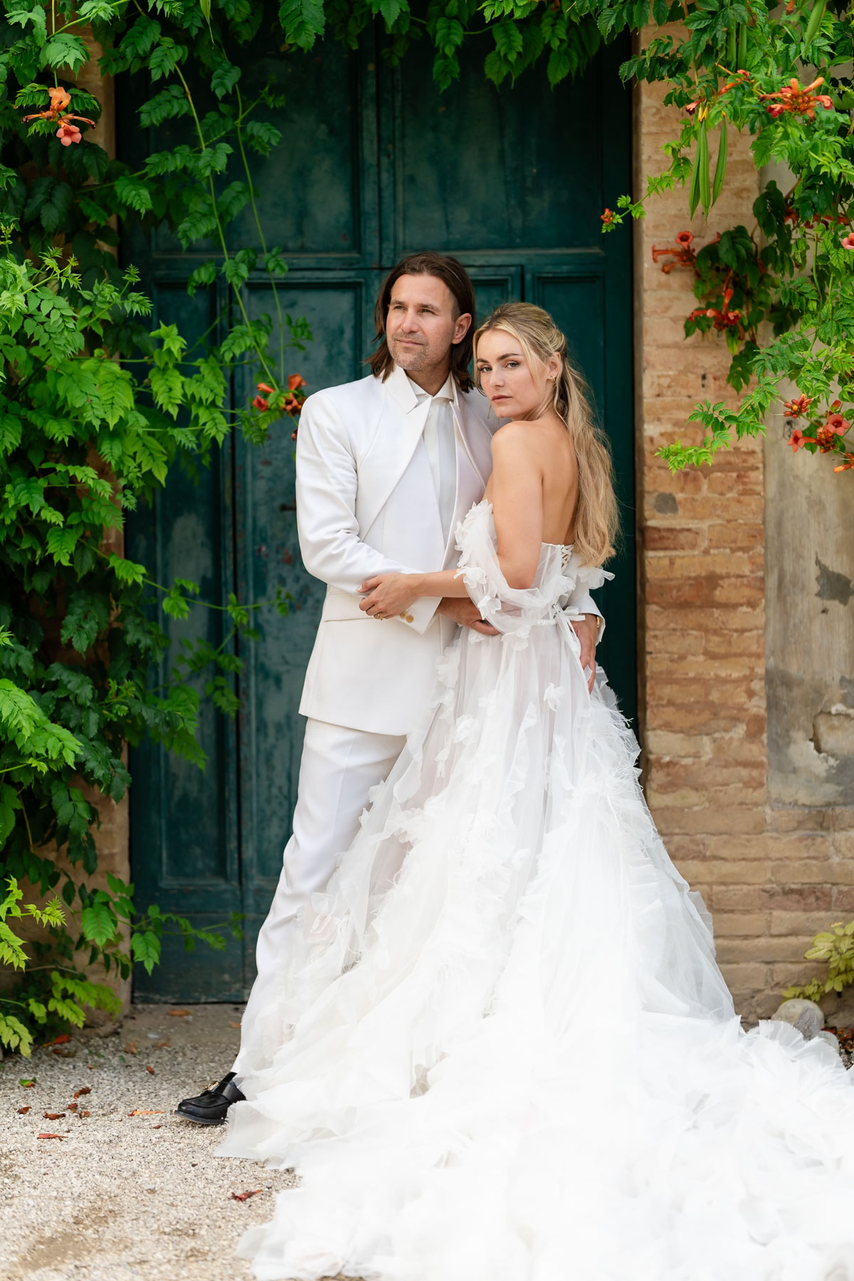 Enchanting destination wedding in Abruzzo, celebrating love and Italian landscapes